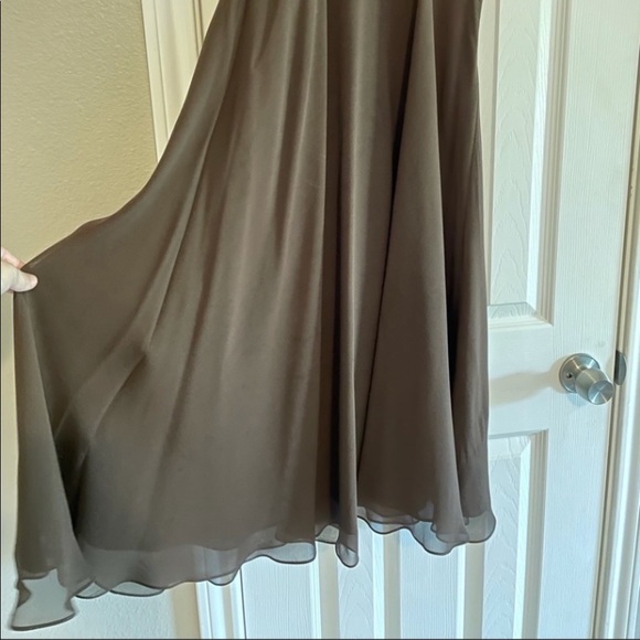 Beautiful brown silk evening dress. Worn once! size 8. Ankle length. - Picture 4 of 11